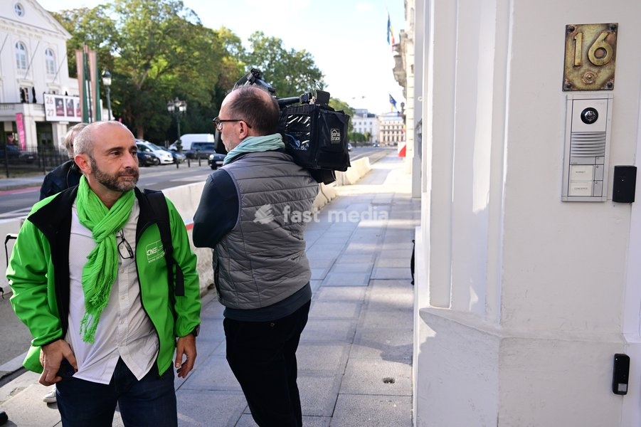 Union representative Michel Barbuto pictured before a meeting between workers of the GSK vaccine manufacturer and the Belgian governments, after it was announced GSK will cut up the 1200 jobs, Wednesday 14 October 2026 in Brussels. The British pharmaceutical company GSK is one of the major…