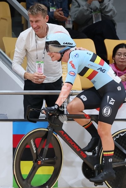 Kopecky's husband Axel Merckx and Belgian Lotte Kopecky celebrate after winning the Women's Elimination event at the UCI Track Cycling World Championships in Shanghai, China on Thursday 15 October 2026. The worlds are taking place from 14 to 18 October 2026