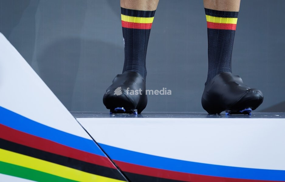 Illustration picture the feet of Belgian Lindsay De Vylder on the podium of the Men's Scratch event at the UCI Track Cycling World Championships in Shanghai, China on Thursday 15 October 2026. The worlds are taking place from 14 to 18 October 2026