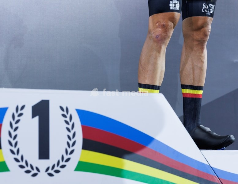 Illustration picture the feet of Belgian Lindsay De Vylder on the podium of the Men's Scratch event at the UCI Track Cycling World Championships in Shanghai, China on Thursday 15 October 2026. The worlds are taking place from 14 to 18 October 2026