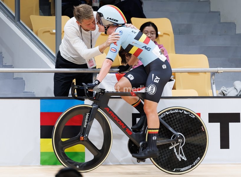Kopecky's husband Axel Merckx and Belgian Lotte Kopecky celebrate after winning the Women's Elimination event at the UCI Track Cycling World Championships in Shanghai, China on Thursday 15 October 2026. The worlds are taking place from 14 to 18 October 2026