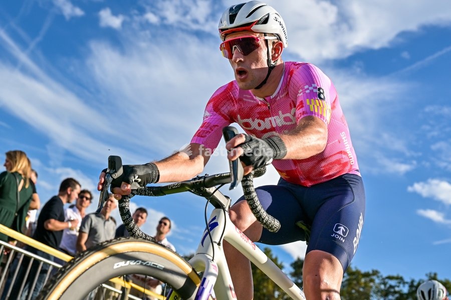 Netherlands' Ryan Kamp is pictured in action during the men elite race of the 'Kermiscross' cyclocross cycling event, on Thursday 15 October 2026, in Ardooie