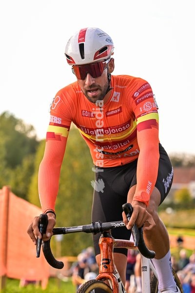 Spain's Felipe Orts is pictured in action during the men elite race of the 'Kermiscross' cyclocross cycling event, on Thursday 15 October 2026, in Ardooie