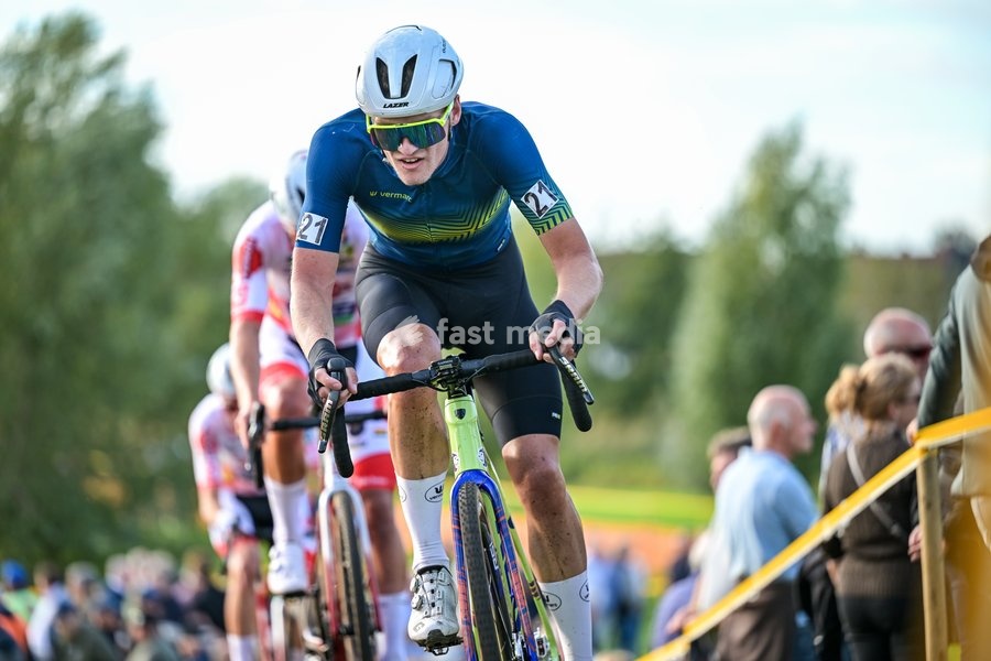 Belgium's Ward Huybs is pictured in action during the men elite race of the 'Kermiscross' cyclocross cycling event, on Thursday 15 October 2026, in Ardooie