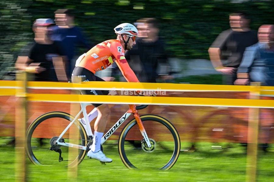 Spain's Felipe Orts is pictured in action during the men elite race of the 'Kermiscross' cyclocross cycling event, on Thursday 15 October 2026, in Ardooie