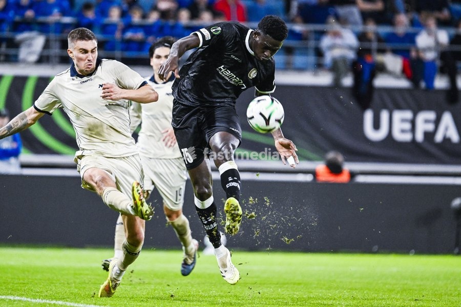 Aarhus' Daniel Leo Gretarsson and Gent's Ibrahima Cisse pictured in action during a soccer game between Belgian KAA Gent and Danish Aarhus GF, Thursday 15 October 2026 in Gent, the opening match of the UEFA Conference League league phase
