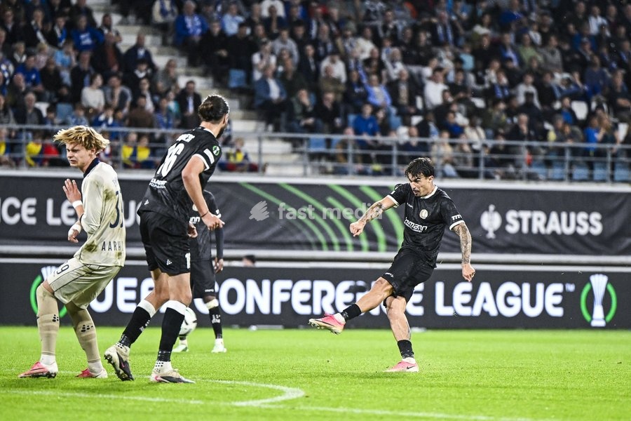 Gent's Tiago Araujo pictured in action during a soccer game between Belgian KAA Gent and Danish Aarhus GF, Thursday 15 October 2026 in Gent, the opening match of the UEFA Conference League league phase