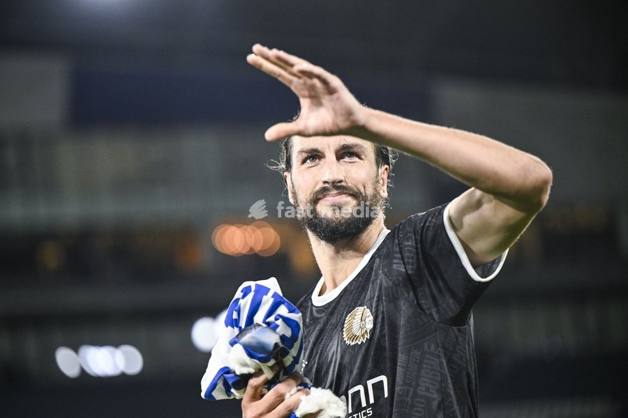 Gent's Christian Burgess celebrates after winning a soccer game between Belgian KAA Gent and Danish Aarhus GF, Thursday 15 October 2026 in Gent, the opening match of the UEFA Conference League league phase