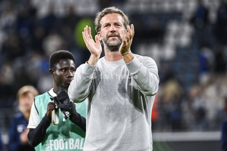 Gent's head coach Rik De Mil celebrates after winning a soccer game between Belgian KAA Gent and Danish Aarhus GF, Thursday 15 October 2026 in Gent, the opening match of the UEFA Conference League league phase