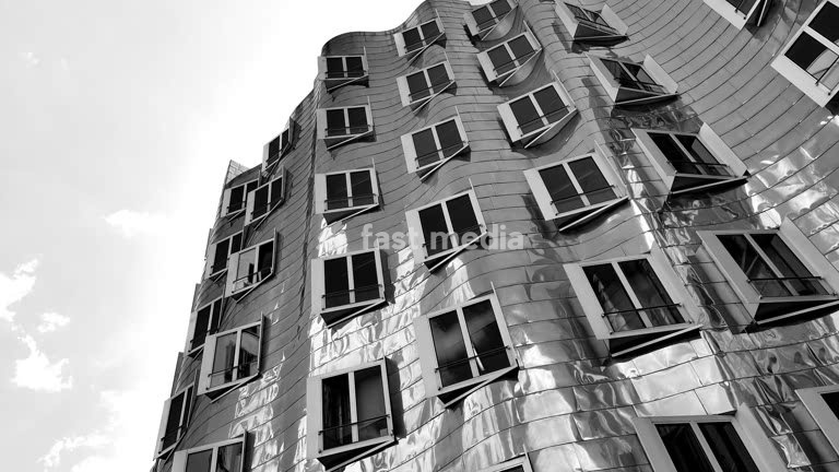 Gebäude von Frank Gehry am Landtag in Düsseldorf Neuer Zollhof Nr. 2