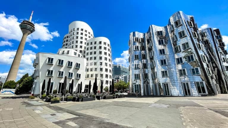 Architecture by Frank Gehry in Düsseldorf, Germany Neuer Zollhof Nr. 2