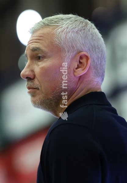 Brussels' head coach Serge Crevecoeur pictured during a basketball match between Brussels and Oostende, Friday 16 October 2026 in Brussels, on day 3 of the 'BNXT League' Belgian and Dutch first division basket championship