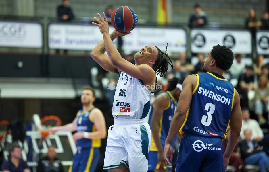 Brussels' Eric Boone Jr. fights for the ball during a basketball match between Brussels and Oostende, Friday 16 October 2026 in Brussels, on day 3 of the 'BNXT League' Belgian and Dutch first division basket championship