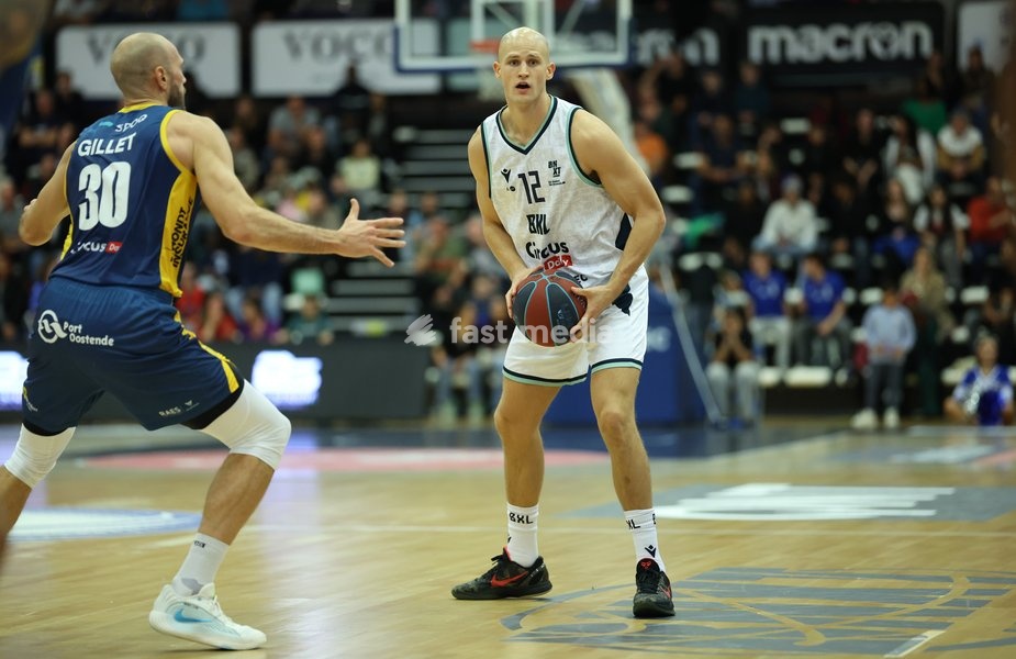 Brussels' Yannick Dammen pictured during a basketball match between Brussels and Oostende, Friday 16 October 2026 in Brussels, on day 3 of the 'BNXT League' Belgian and Dutch first division basket championship