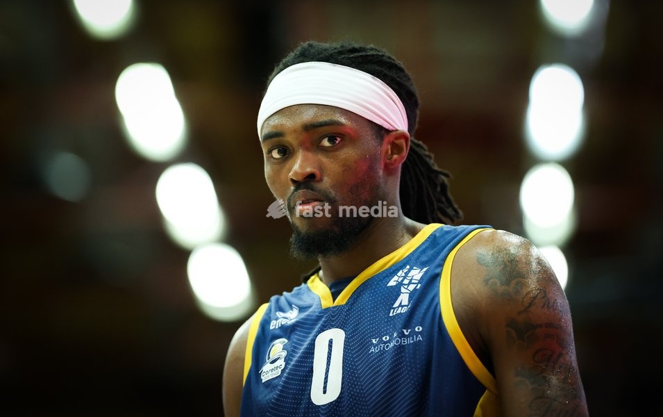 Oostende's Jakobi Heady pictured during a basketball match between Brussels and Oostende, Friday 16 October 2026 in Brussels, on day 3 of the 'BNXT League' Belgian and Dutch first division basket championship