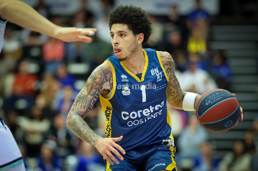 Oostende's Dakota Leffew fights for the ball during a basketball match between Brussels and Oostende, Friday 16 October 2026 in Brussels, on day 3 of the 'BNXT League' Belgian and Dutch first division basket championship