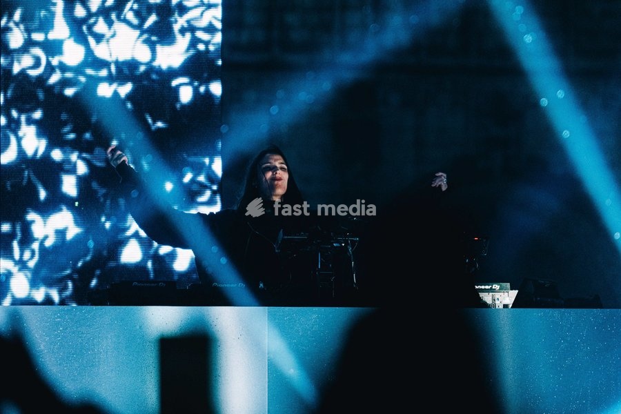 Belgian artist Amélie Lens pictured during the "Angele Instinct Release Party", a surprise party organized by the Brussels singer to celebrate the release of her album "Instinct" at the Grote Markt/ Grand Place, in Brussels, Friday 16 October 2026