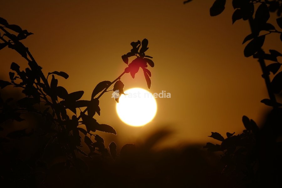 Seasonal weather, sunrise