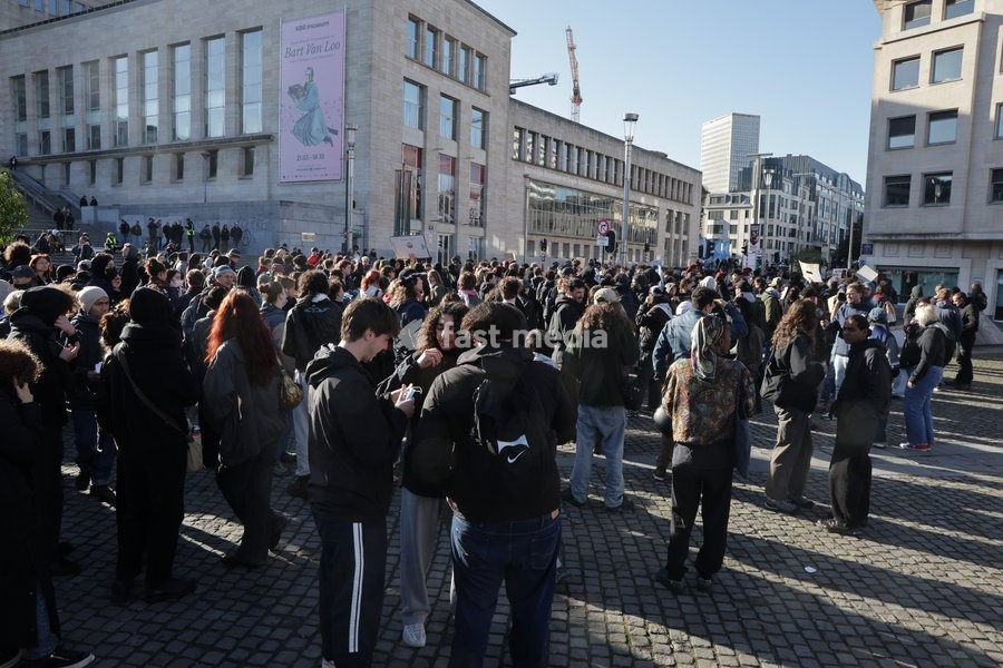 This image shows youths gather for a protest action at the Central Station in Brussels on Saturday 17 October 2026