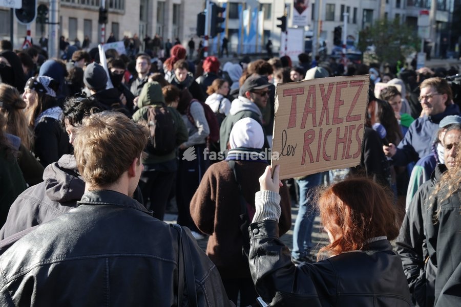 This image shows youths gather for a protest action at the Central Station in Brussels on Saturday 17 October 2026