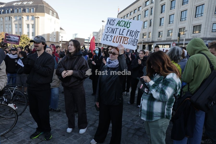 This image shows youths gather for a protest action at the Central Station in Brussels on Saturday 17 October 2026