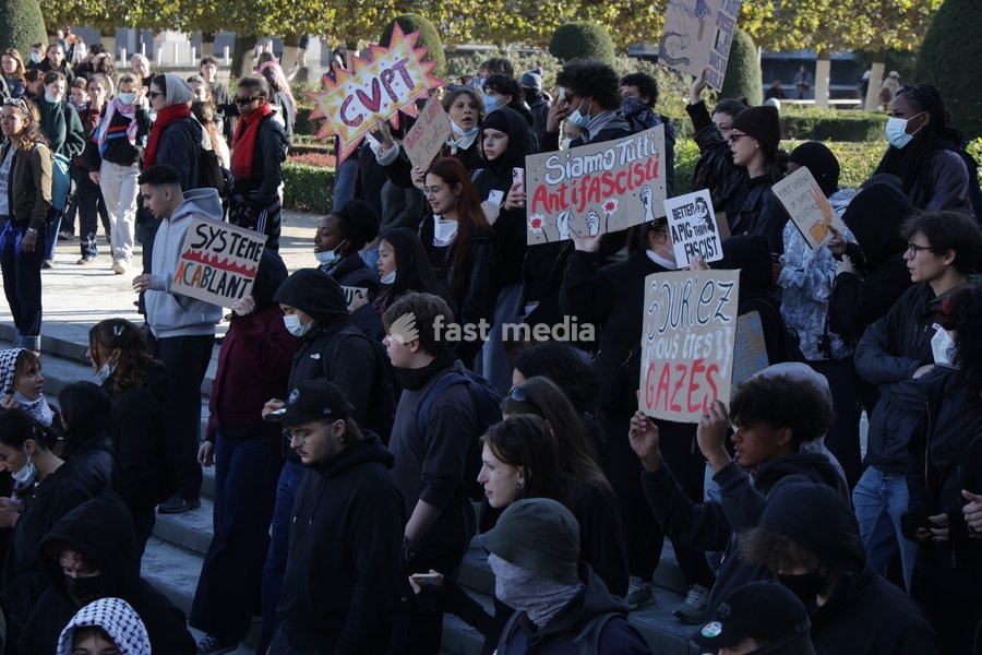 This image shows youths gather for a protest action at the Central Station in Brussels on Saturday 17 October 2026