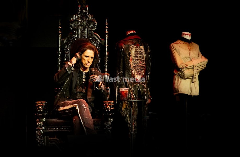 Alice Cooper: Devil on My Shoulder Book Tour