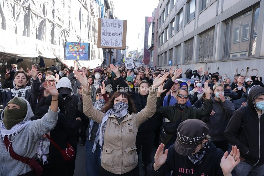 This image shows youths gather for a protest action at the Central Station in Brussels on Saturday 17 October 2026