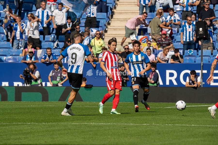 Kang-in Lee of Atletico de Madrid in action against RCD Espanyol during the LaLiga EA Sports matchday at RCDE Stadium on October 17, 2026, in Barcelona, Spain