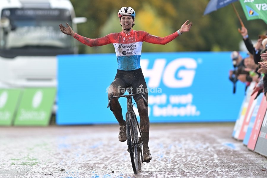 Luxembourgian Marie Schreiber celebrates as she crosses the finish line to win the women's elite race of the 'Berencross Meulebeke' cyclocross cycling event, race 2/8 in the 'HG Cross' competition, on Saturday 17 October 2026