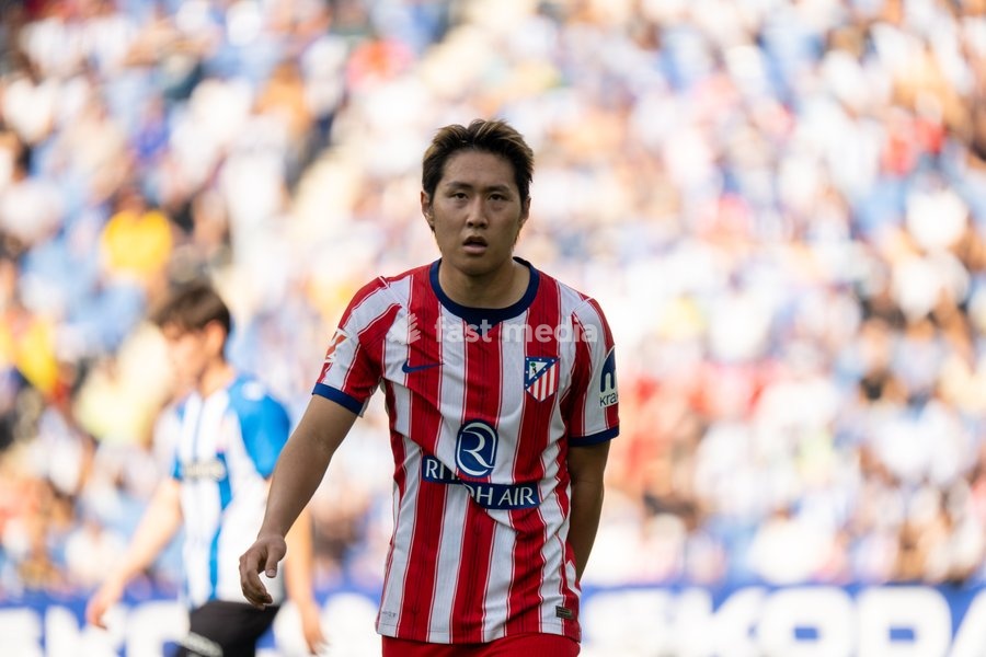 Kang-in Lee of Atletico de Madrid in action against RCD Espanyol during the LaLiga EA Sports matchday at RCDE Stadium on October 17, 2026, in Barcelona, Spain