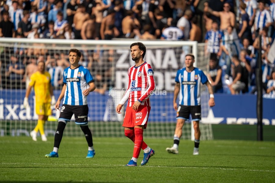 Álex Baena of Atletico de Madrid during the LaLiga EA Sports matchday 9 fixture between RCD Espanyol and Atletico de Madrid at RCDE Stadium on October 17, 2026, in Barcelona, Spain