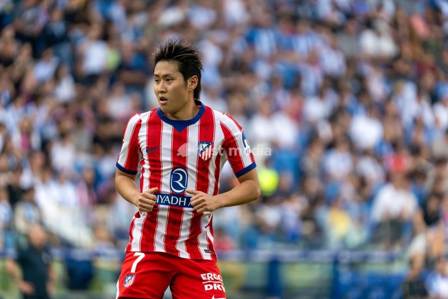 Kang-in Lee of Atletico de Madrid in action against RCD Espanyol during the LaLiga EA Sports matchday at RCDE Stadium on October 17, 2026, in Barcelona, Spain
