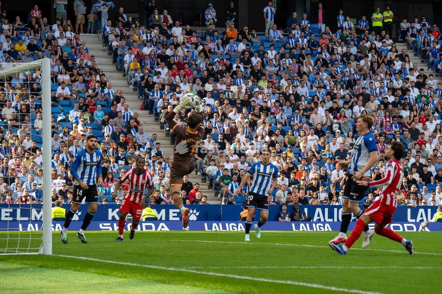 Àngel Fortuño of RCD Espanyol during the LaLiga EA Sports matchday 9 fixture between RCD Espanyol and Atletico de Madrid at RCDE Stadium on October 17, 2026, in Barcelona, Spain