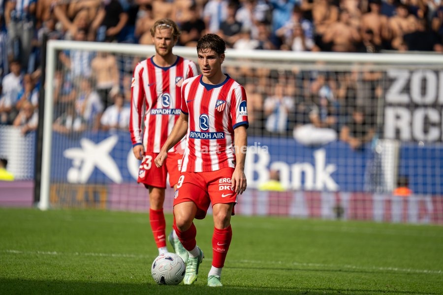Julián Álvarez of Atletico de Madrid reacts during the LaLiga EA Sports matchday 9 fixture at RCDE Stadium on October 17, 2026, in Barcelona, Spain