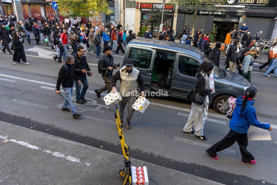 This image shows youths gather for a protest action in Brussels on Saturday 17 October 2026
