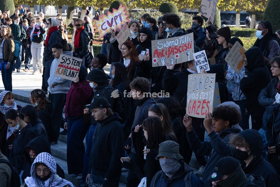This image shows youths gather for a protest action in Brussels on Saturday 17 October 2026