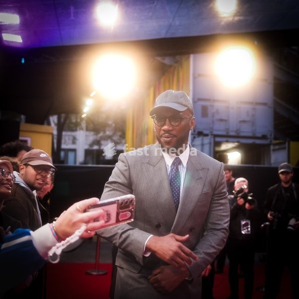 Mahershala Ali attends the red carpet for Gala Screening Of Your Mother Your Mother Your Mother screening during the London Film Festival 2026 on Saturday 17 October 2026 at Royal Festival Hall, London. Mahershala Ali Interacts With Fans