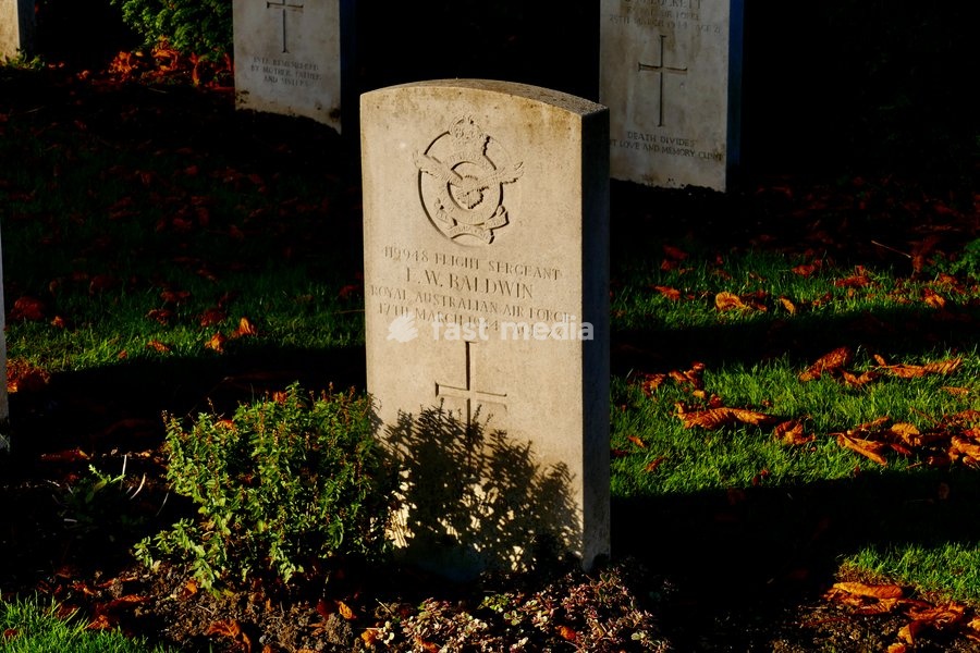 The War Graves in the autumn sunshine. Located just off North Hinksey Lane, Oxford (Botley) Cemetery is the largest of the 167 CWGC sites in Oxfordshire. The dedicated war graves plot sits at the far end of the main driveway behind the cemetery chapel. It contains 156 First World War burials (many…