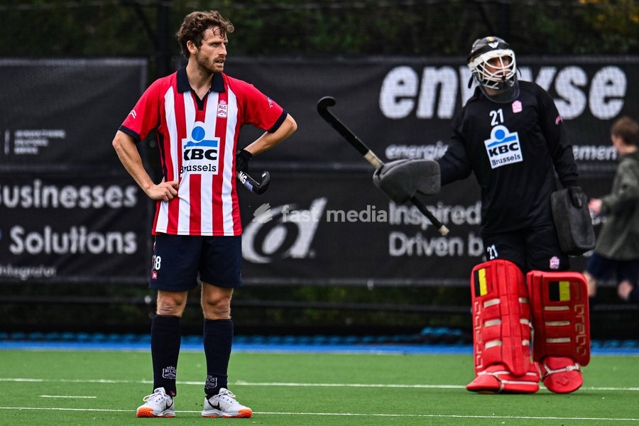 Leopold's Jean-Baptiste Forgues and Leopold's goalkeeper Vincent Vanasch look dejected during a hockey game between Braxgata and Leopold, Sunday 18 October 2026 in Boom, on day 6 of the Belgian first division hockey championship
