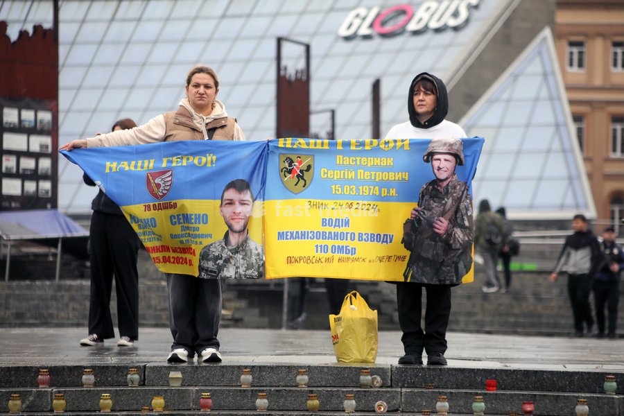 Activists stand in Maidan Nezalezhnosti (Independence Square) during the weekly “Don’t Stay Silent! Captivity Kills” rally in support of Ukrainian military personnel held in Russian captivity or listed as missing in action, Kyiv, Ukraine, October 18, 2026