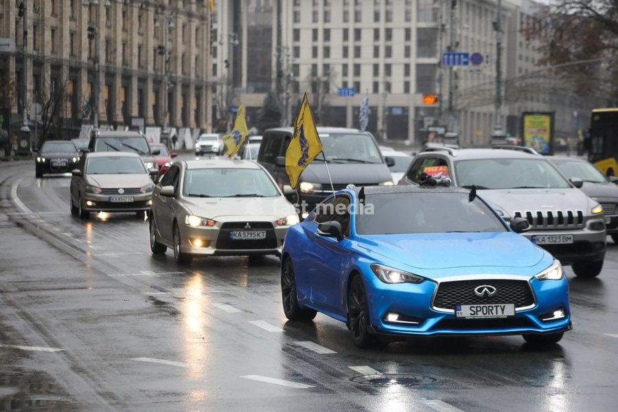 Demonstrators drive along Khreshchatyk Street by Maidan Nezalezhnosti (Independence Square) during the weekly “Don’t Stay Silent! Captivity Kills” rally in support of Ukrainian military personnel held in Russian captivity or listed as missing in action, Kyiv, Ukraine, October 18, 2026