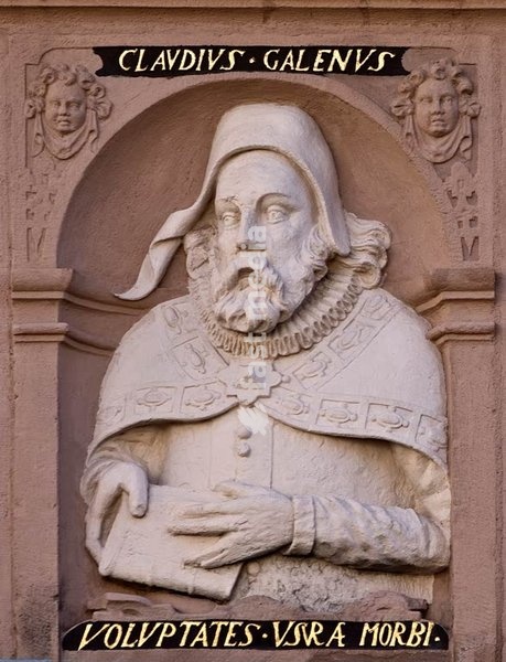 Lemgo, Town Hall, Ratslaube on Mittelstrasse. Here is the ‘Apothekenauslucht’ (Town Hall Pharmacy) with depictions of doctors from antiquity. A relief depicting Galenus (Galen von Pergamon). The architecture of the Town Hall is regarded as an outstanding example of the Weser Renaissance. Lemgo, 25…