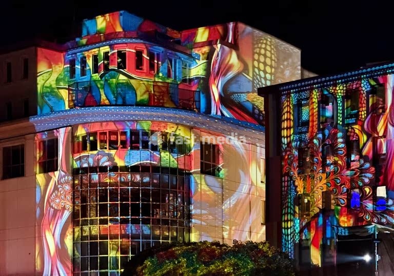 Essen Light Festival, Lichtkunstfestival, Diving in the Sea of Colors von Daniel Margraf, Kennedyplatz, Essen, Nordrhein-Westfalen, Deutschland, Europa