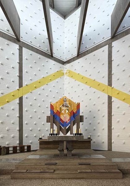 Katholische Heilig-Geist-Kirche von dem Architekten Joachim G. Hanke entworfen mit einem Farbkonzept von Otto Herbert Hajek, Lemgo, Deutschland, Europa