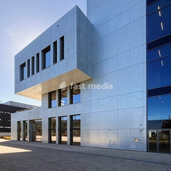 Lemgo, Innovation Campus Lemgo, Technology Centre for the Digital Economy and University. Here is the InnovationSpinn building: an interdisciplinary think tank, meeting place and incubator for small and medium-sized enterprises, the skilled trades, science and education. The building was completed…