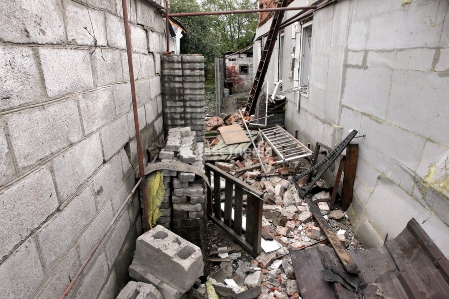 The premises of a house are reduced to rubble by a Russian bombardment in Dnipro, Ukraine, October 19, 2026. On Monday morning, Russian forces launched guided aerial bombs at the eastern city, damaging private homes and infrastructure. An 84-year-old woman was hospitalised in moderate condition