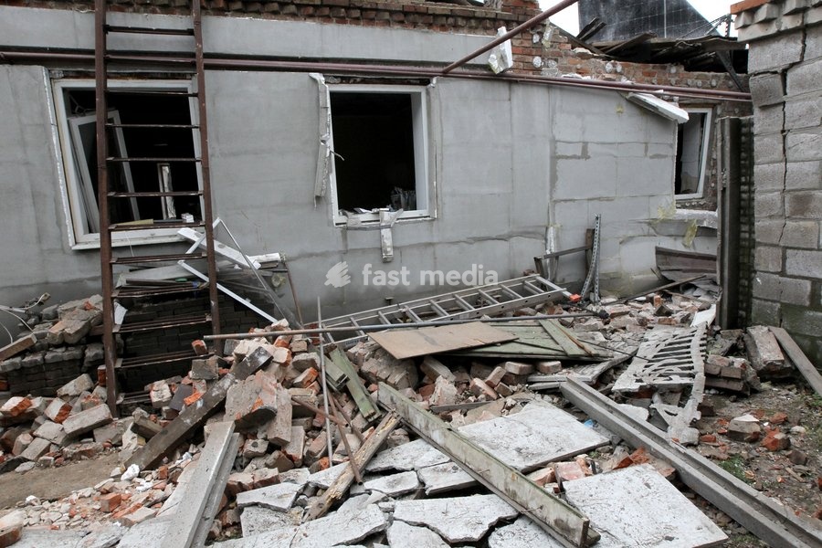The premises of a house are reduced to rubble by a Russian bombardment in Dnipro, Ukraine, October 19, 2026. On Monday morning, Russian forces launched guided aerial bombs at the eastern city, damaging private homes and infrastructure. An 84-year-old woman was hospitalised in moderate condition