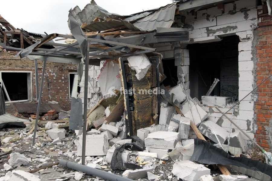 The premises of a house are reduced to rubble by a Russian bombardment in Dnipro, Ukraine, October 19, 2026. On Monday morning, Russian forces launched guided aerial bombs at the eastern city, damaging private homes and infrastructure. An 84-year-old woman was hospitalised in moderate condition