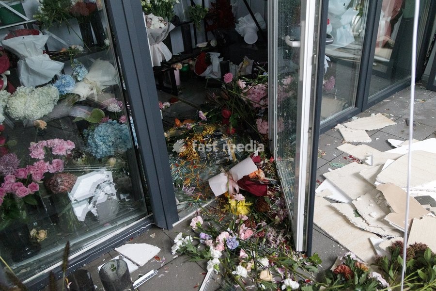 A flower shop in the Solomianskyi district is damaged by a Russian attack, Kyiv, Ukraine, October 19, 2026. During the night and morning, Russia launched a massive strike on the capital using ballistic missiles, cruise missiles, and drones. According to Kyiv city head Vitali Klitschko, five people…